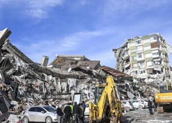 لە نێوان بومەلەرزکەی باکوری کوردستان و لشبونە