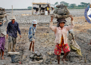 Be enslaver Children in the International System