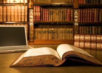 بەرایی: ئەدەب لە بۆشاییدا نایەتەبوون   