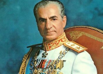 ڕەزا شای کوڕ لە نێوان وەهمی دیموکراسی و پاشایەتیدا