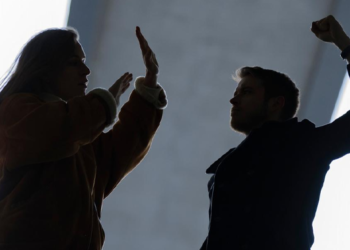 تووندوتیژیی ئایدۆلۆژیک و یاسایی دژی ژنان