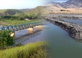 تەنگ و دەربەندەکانی سەر چەمی قەڵاچوالان و یەکگرتنەوەی لەگەڵ زێی خواروودا