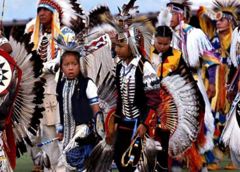 بەشێک لە ئەفسانەکانی گەلە ڕەسەنەکانی هەردوو ئەمریکا