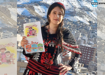 سارا ئەحمەدزادە؛ ئەبێ هەموومان دەست لەنێو دەست بۆ گەشانەوەی زمانی دایک هەوڵ بدەین