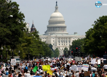خۆپیشاندانەکانی ئەمریكا  لە دژی سیاسەتەکانی کۆچبەری