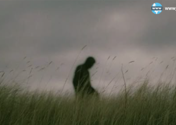 لە ستایشی بێدەنگیدا